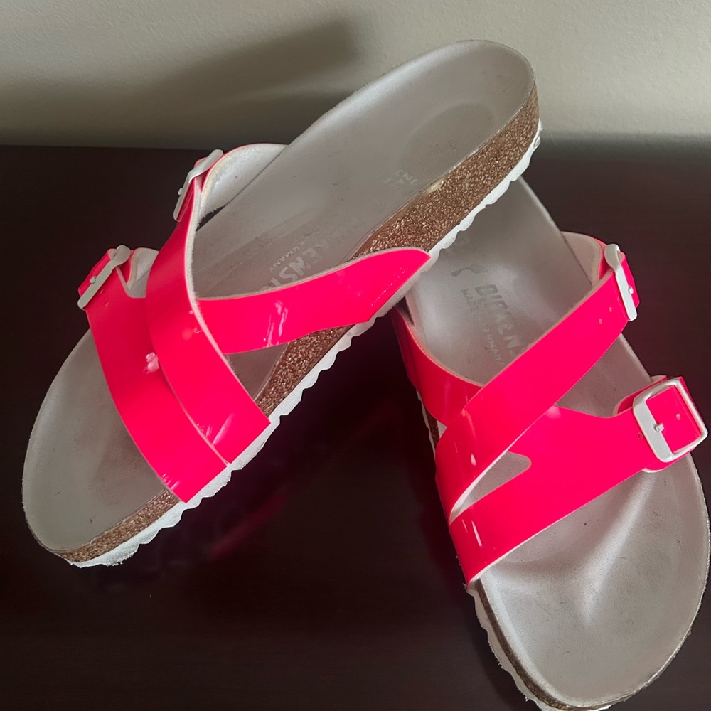 Birkenstock Mayari sandals in neon pink patent leather. Size 37. Worn twice.